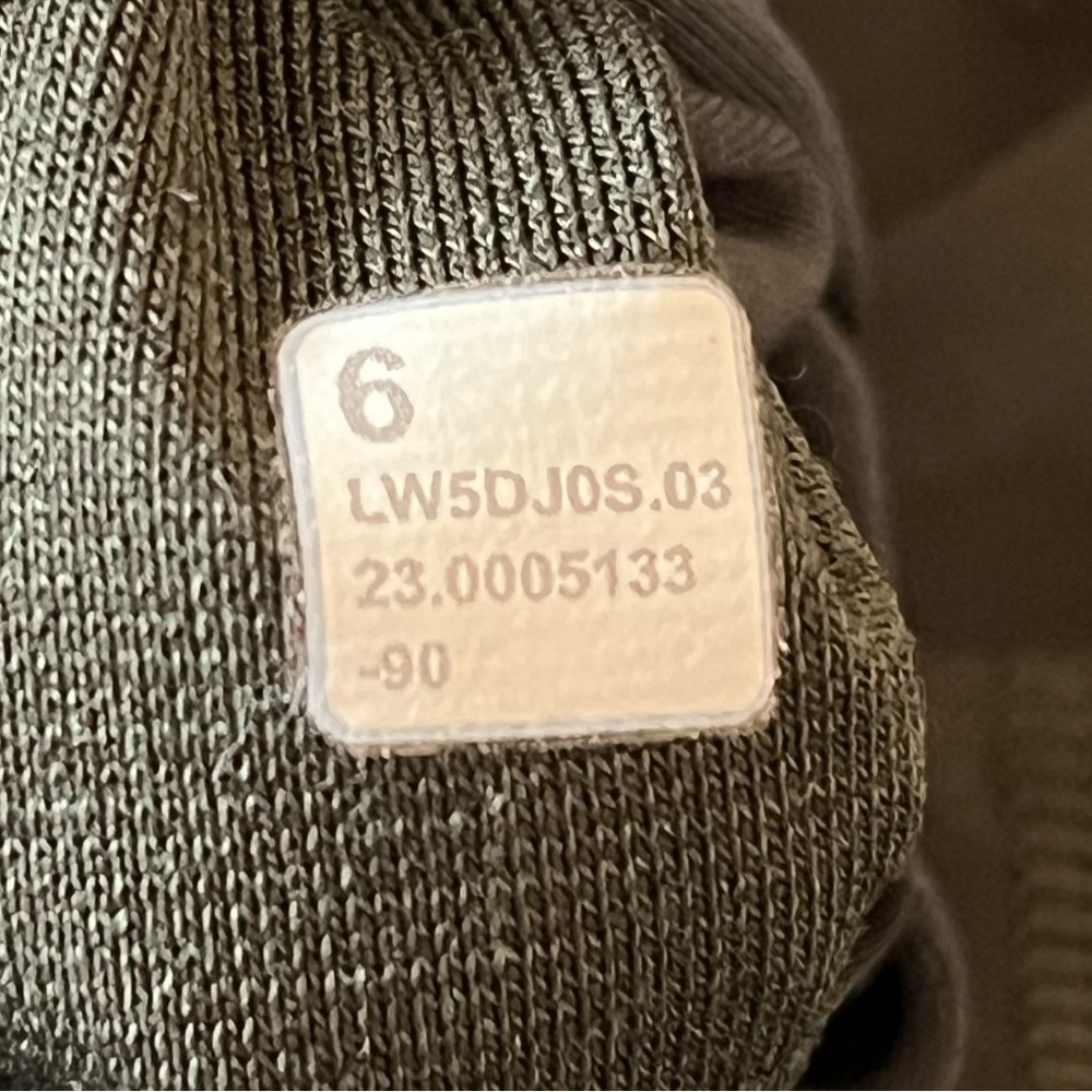 2023 Lululemon Wunder Train High-Rise Tight 28"
Dark Olive Size 6 - Picture 12 of 12